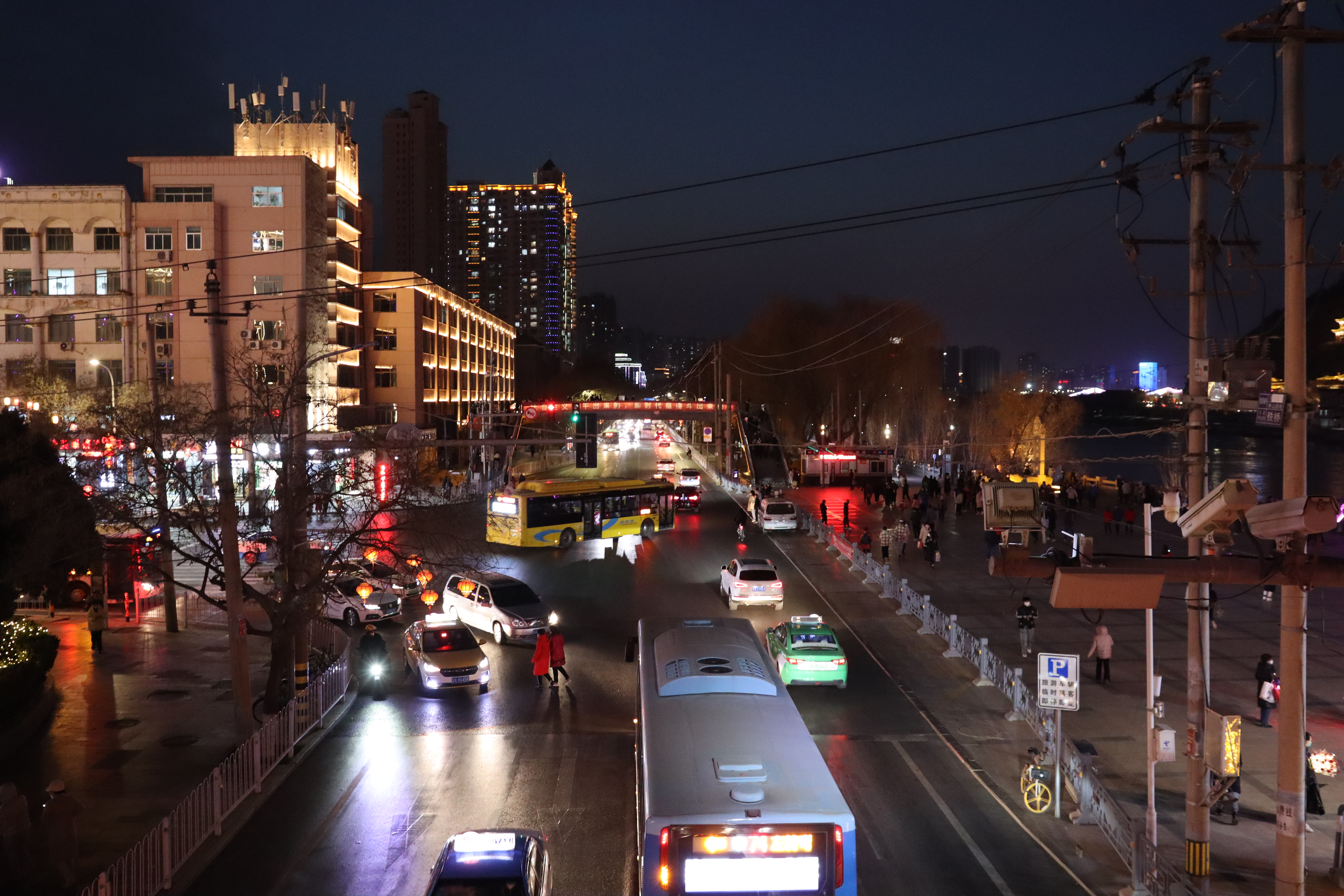 中山桥手持拍摄